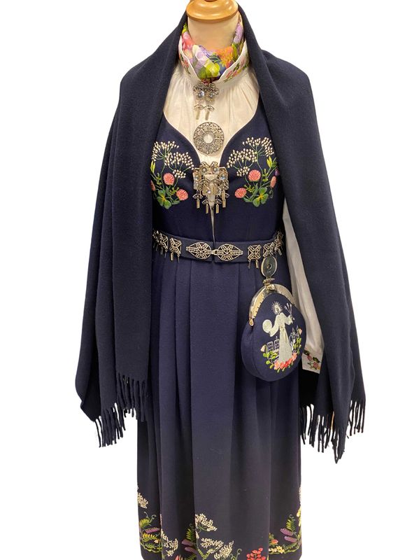 Ascot Cashmere Sjal Holzweiler /Oslobunaden